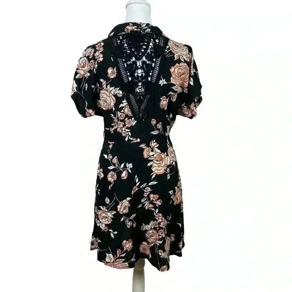 Angie Floral Print Button Down Mini Dress Size Medium NWT - Picture 3 of 10